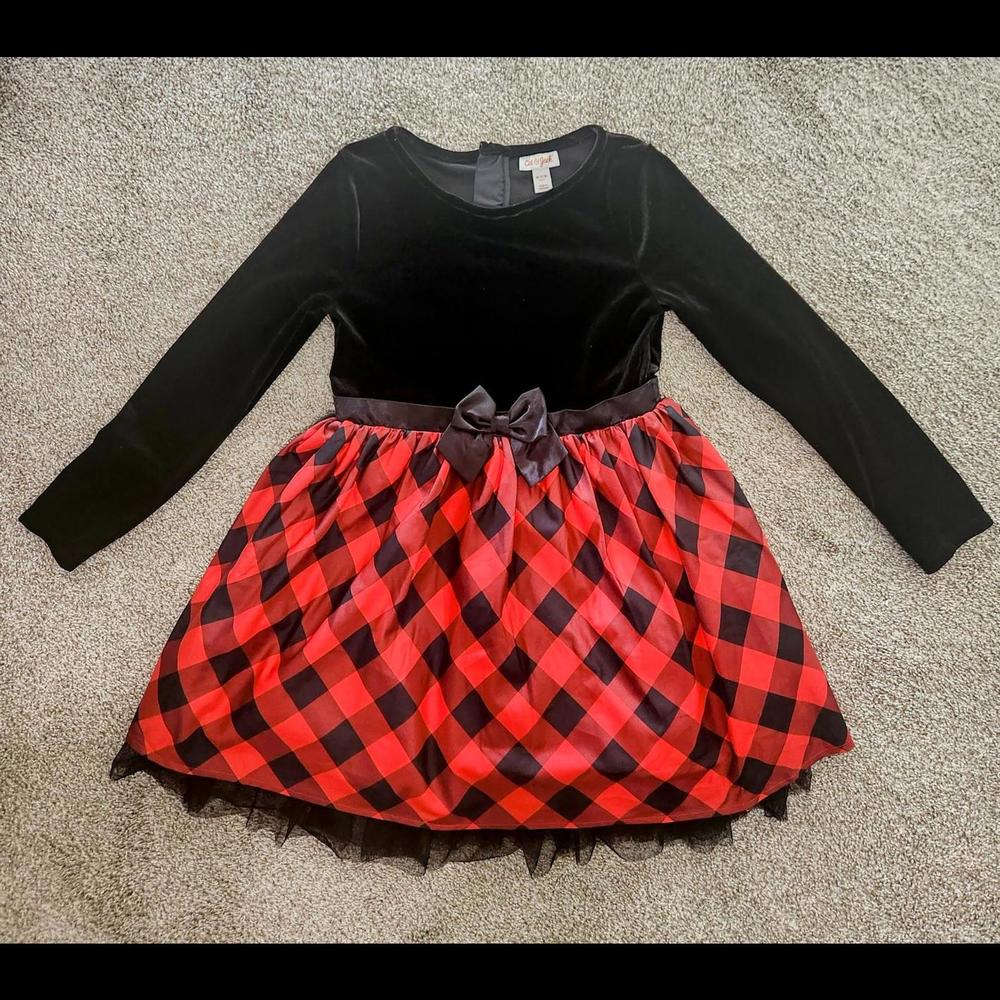 Girls special event dress, long sleeves, Size M